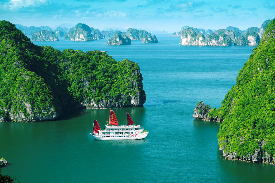 Learn Quang Ninh’s heritage with expert insights