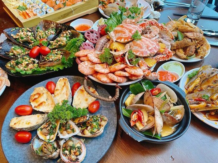 Fresh Seafood Vietnam Cambodia Laos Thailand: Best Dishes, Markets &  Coastal Tours