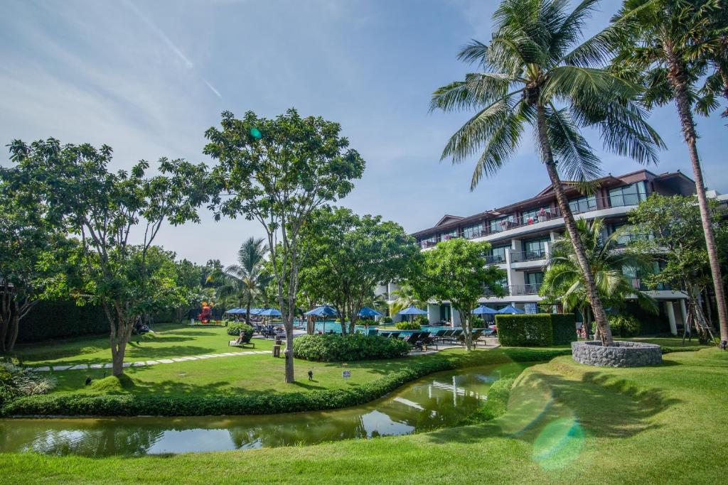 Holiday Ao Nang Beach Resort Phuket