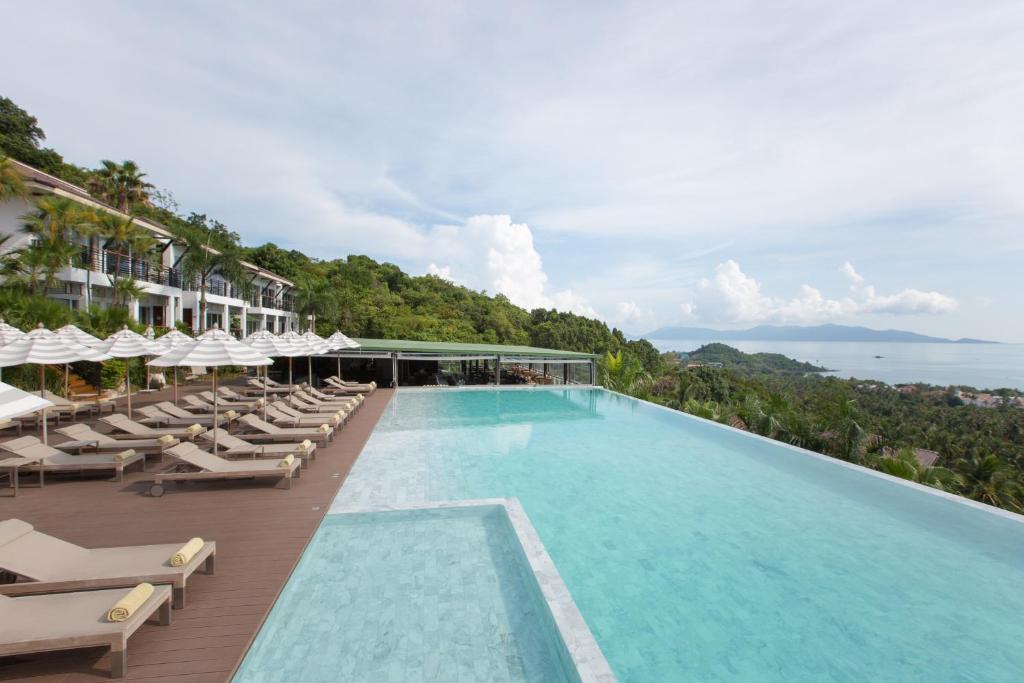 Relax in ultimate beachfront luxury