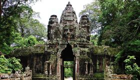 Angkor Thom Iconic Temples