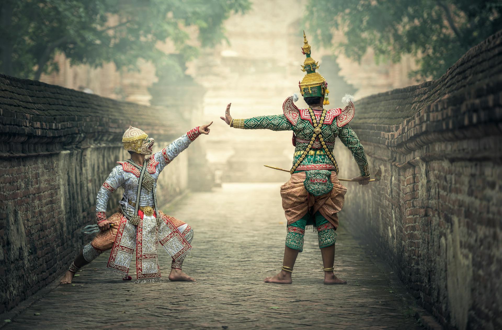 Traditional dancers at Ayutthaya Ancient City