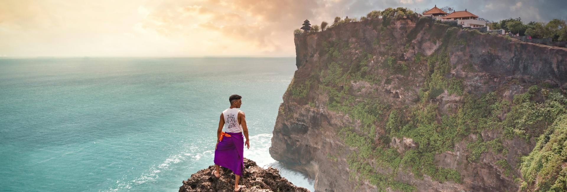 Capture the authentic charm of Indonesia’s cultural scene