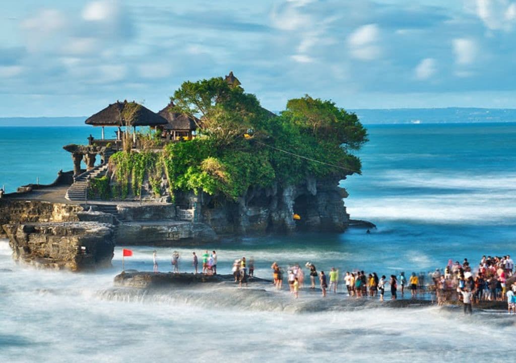 Capture spiritual beauty overlooking the ocean