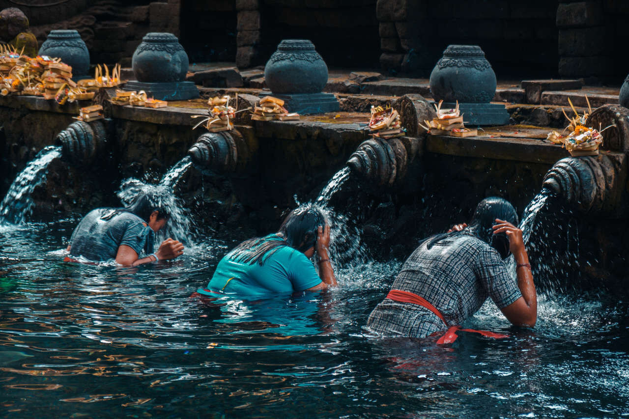 Capture the authentic charm of Indonesia’s cultural scene