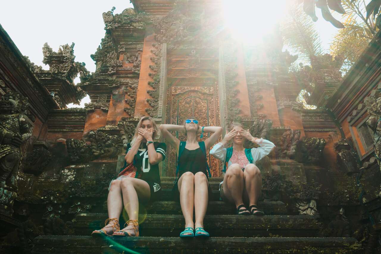 Capture the authentic charm of Indonesia’s cultural scene