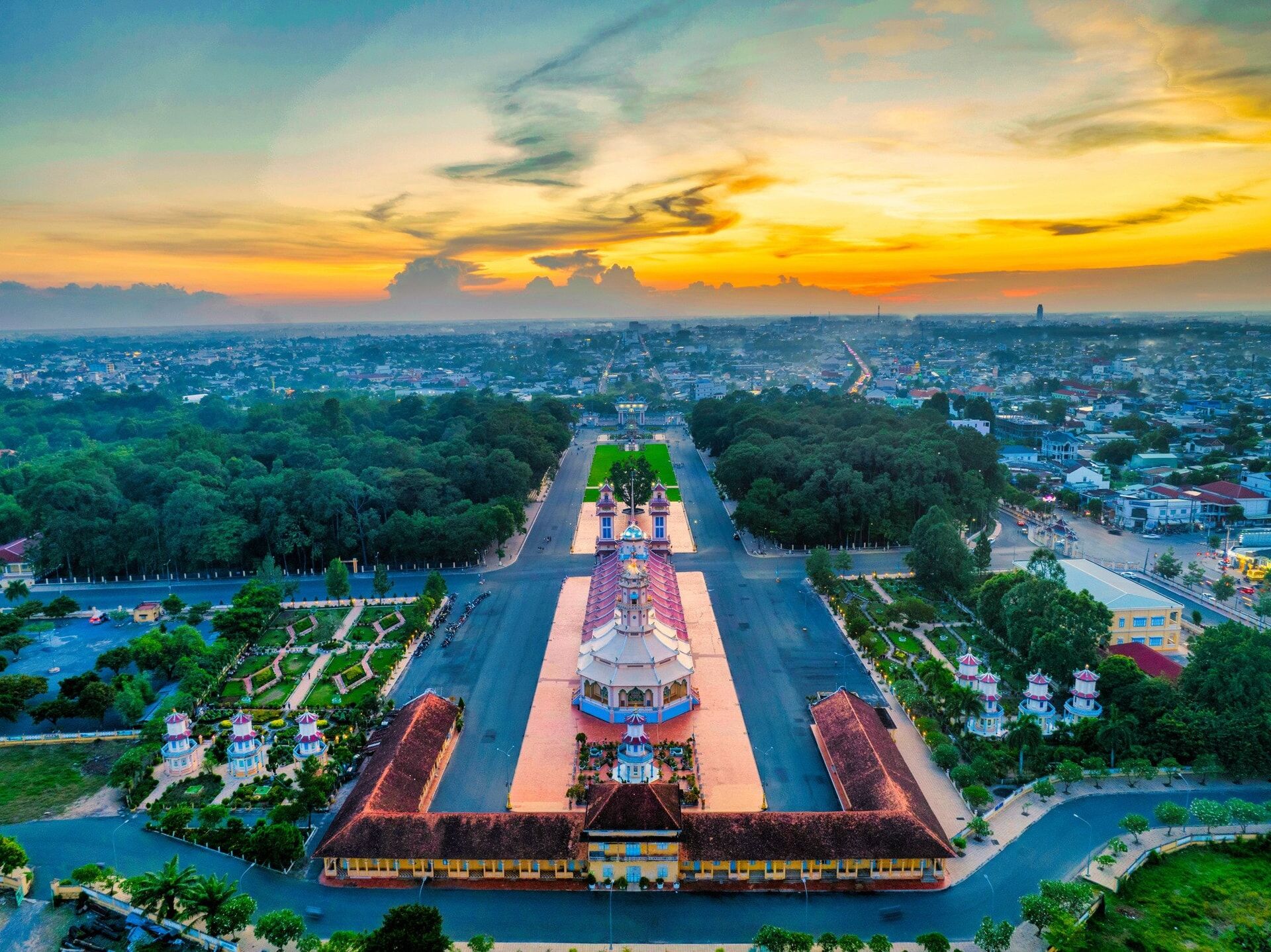 Immerse in Cao Dai Holy See’s vibrant heritage