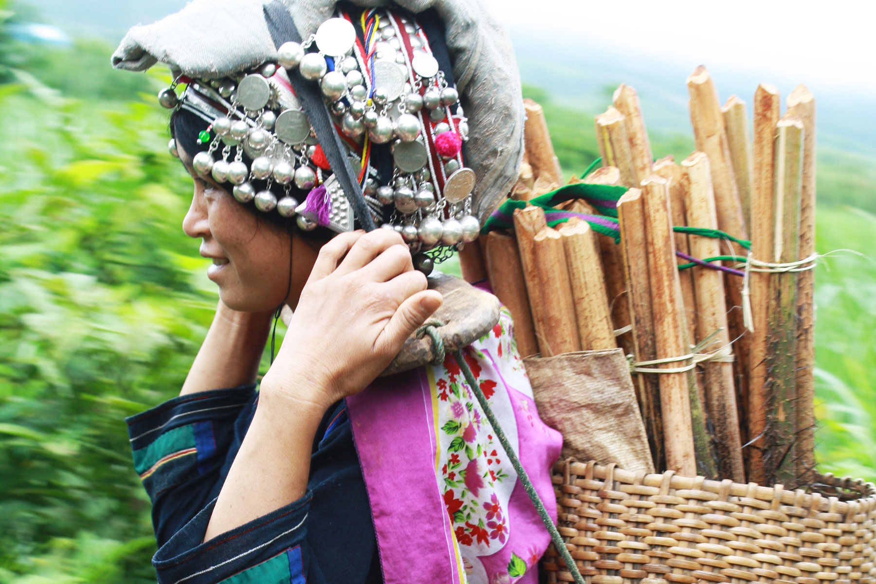 Capture the colorful beauty of Muang Sing’s ethnic markets