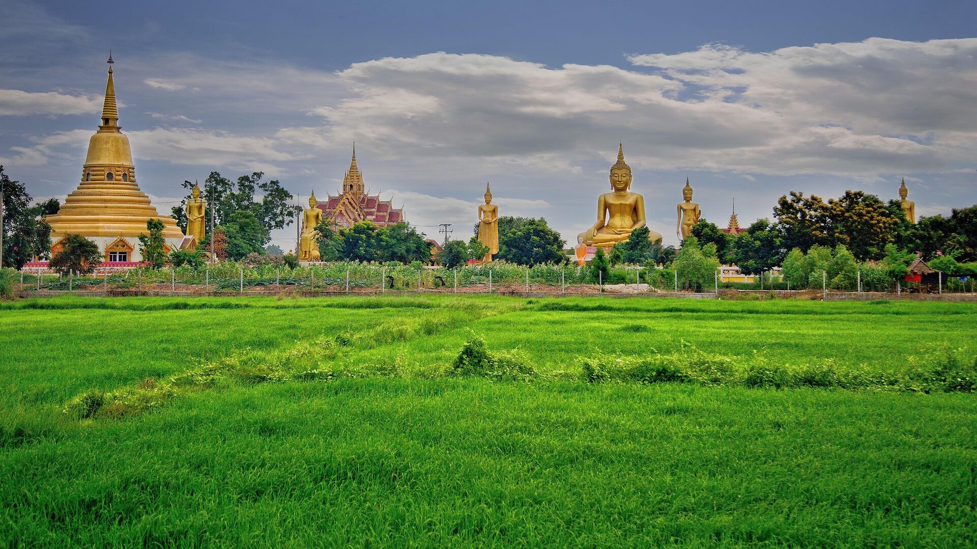 Phitsanulok Buddhist Statues Golden moment