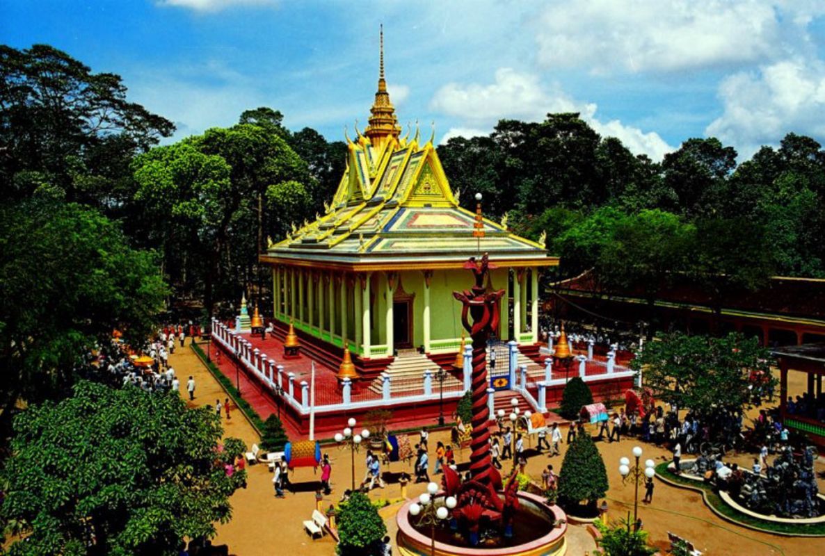 Start your Tra Vinh Travel with serene vistas
