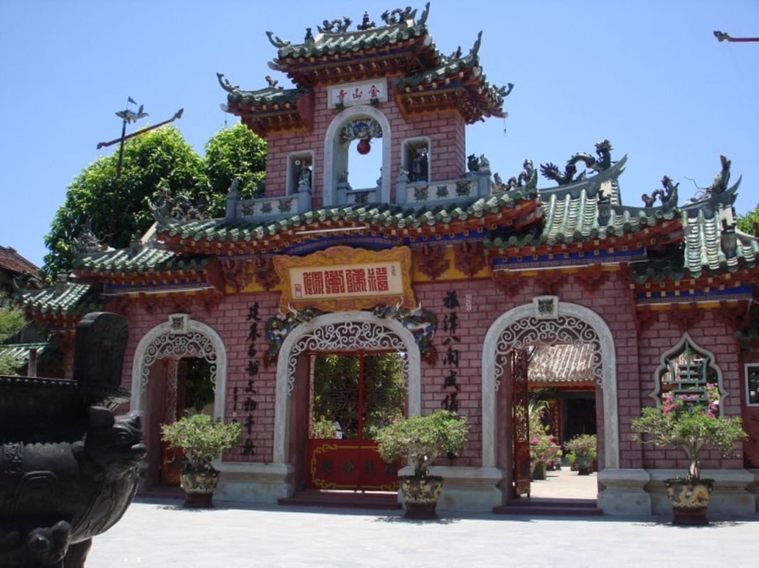 Photograph the vibrant allure of Hoi An’s history