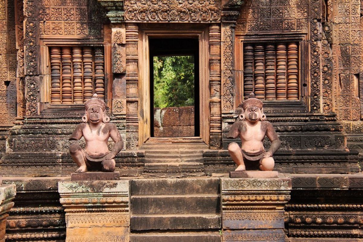 Capture the authentic charm of Angkor’s historical scene