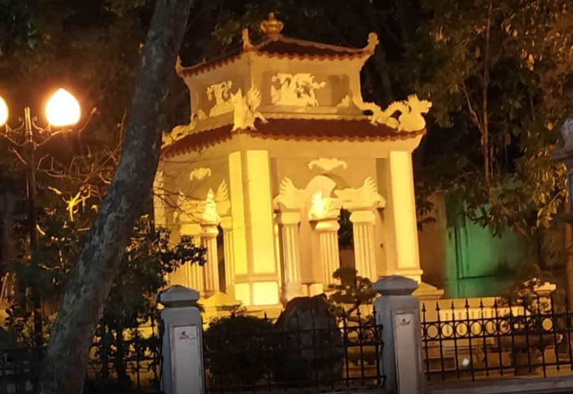 Capture the spiritual beauty of Hanoi’s cultural jewel