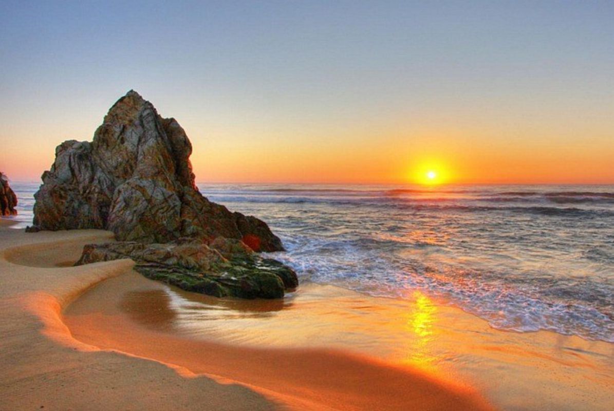 Opportunity to look beautiful sunset scene on Phu Quy Island