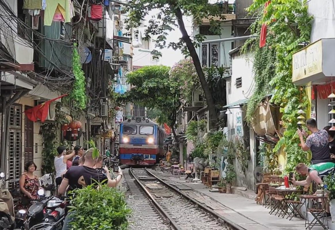 Learn Hanoi’s heritage with expert insights