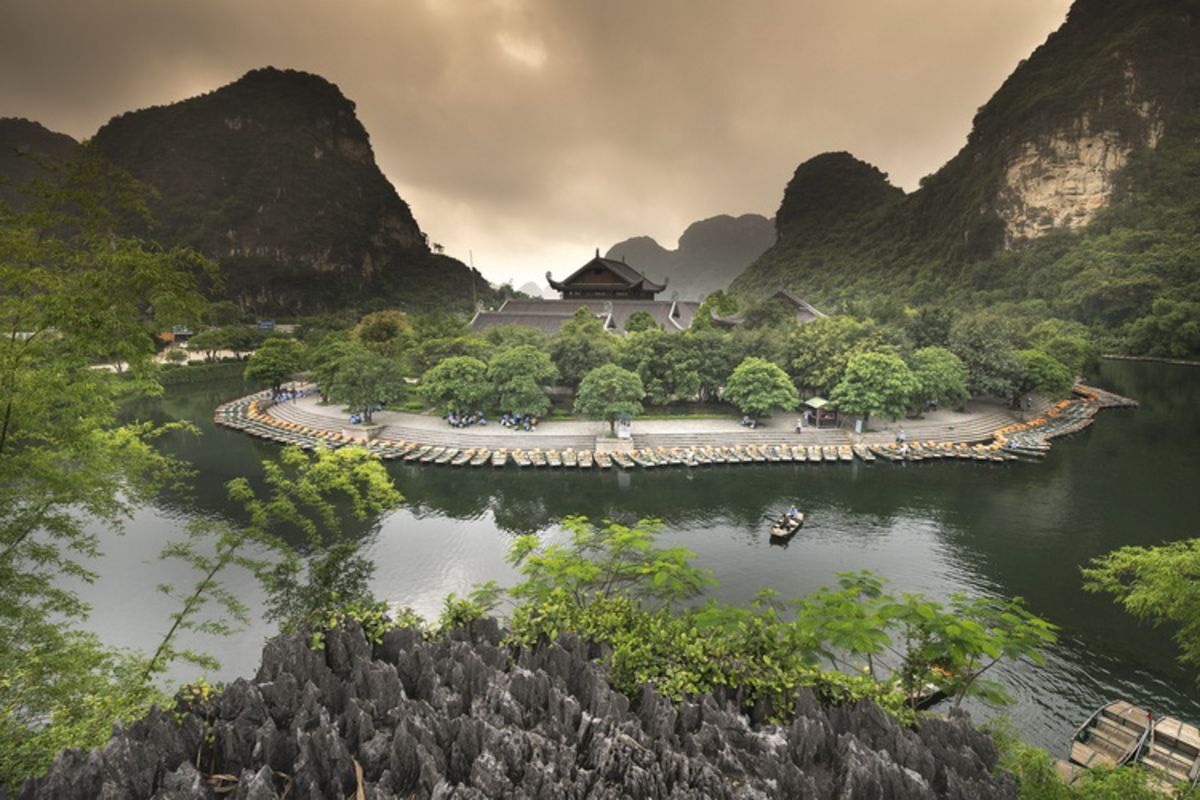 Experience Ninh Binh Tours with sustainable adventures