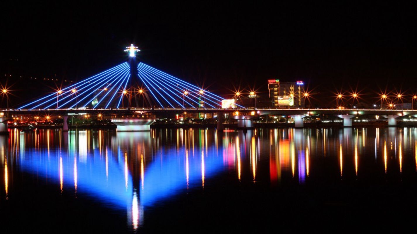 Learn Halong Bay’s coastal legacy with expert insights”