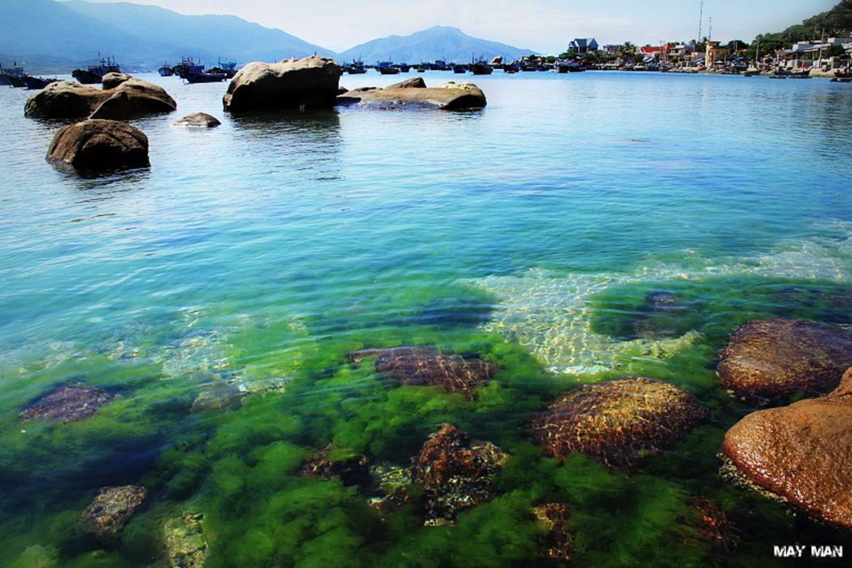 Capture the serene beauty of Binh Ba Island’s coastal gem