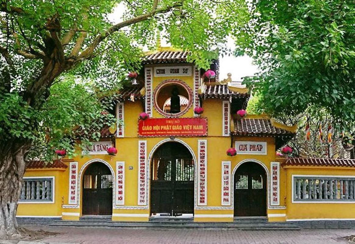 Capture the serene beauty of Hanoi’s spiritual gem