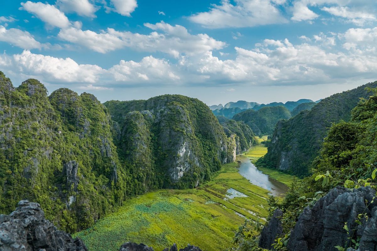 Photograph the serene allure of Ninh Binh’s natural highlight