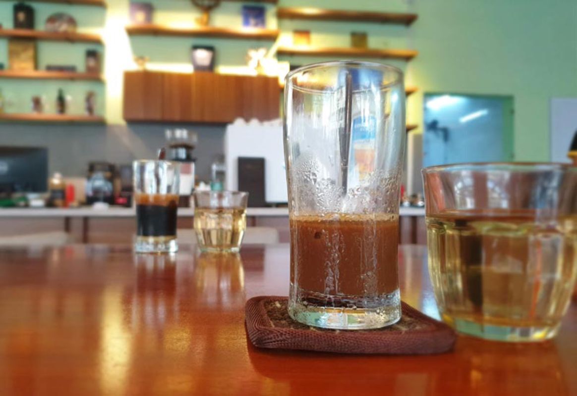 Capture the bold essence of Hoan Kiem’s Old Quarter coffee culture