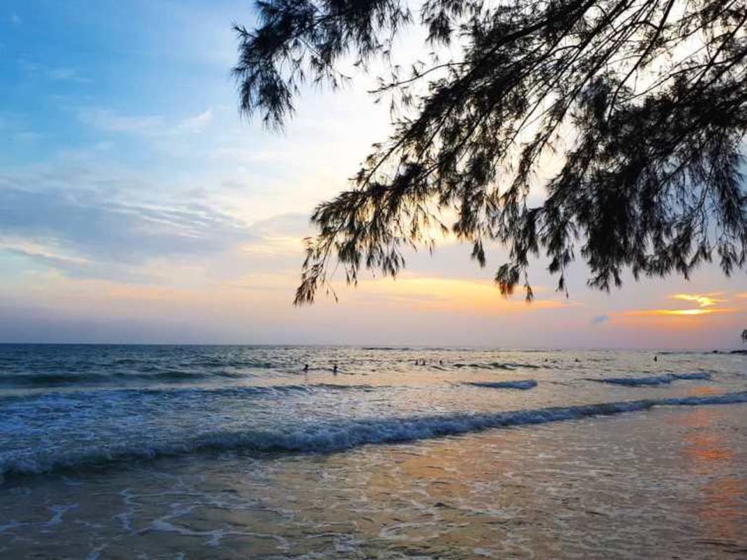 Photograph the adventurous allure of Phu Quoc’s coastline
