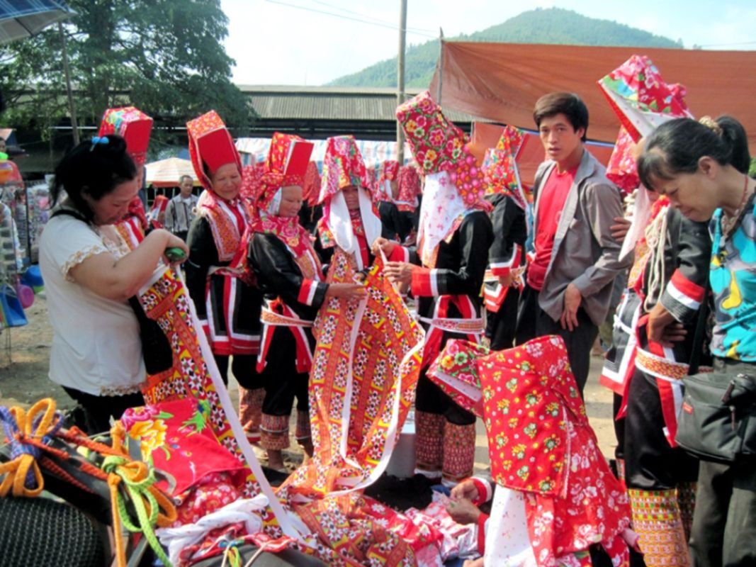 Photograph the artisanal allure of Dong Van’s traditions