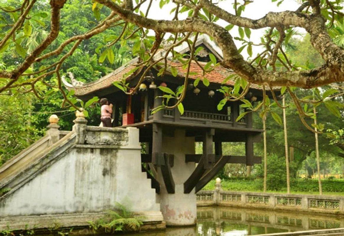 Capture the timeless beauty of Hanoi's spiritual gem