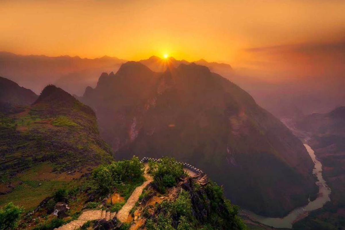Photograph the lush allure of Tay Con Linh’s wilderness