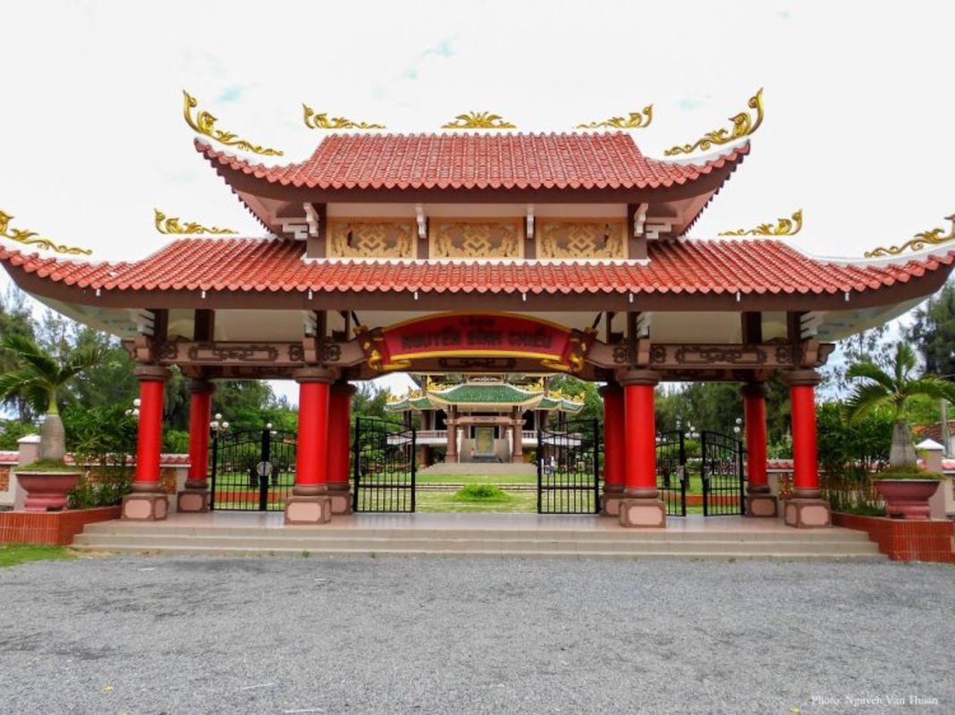 Tomb of Nguyễn Đình Chiểu - Learn Ben Tre’s heritage with expert insights