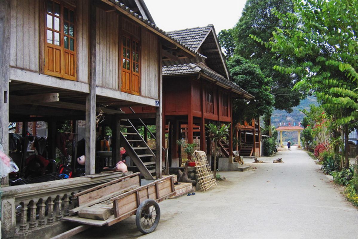 Start your Hoa Binh Travel with serene vistas