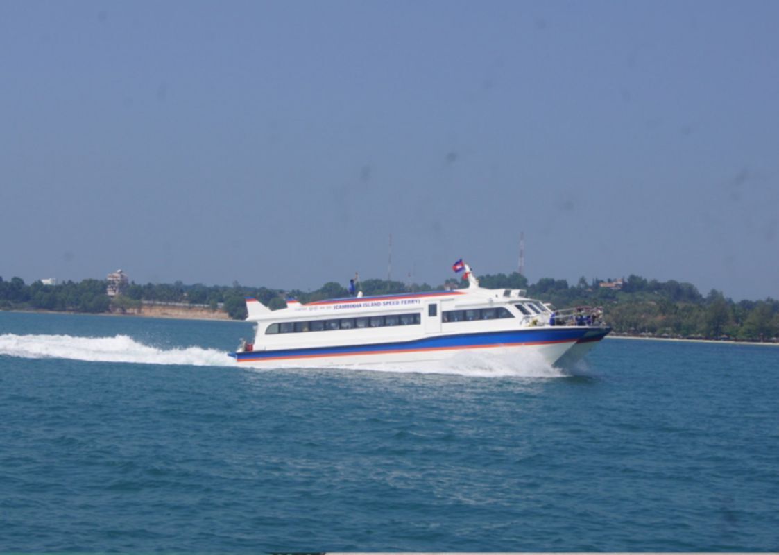 Capture the tranquil beauty of Siem Reap’s waterway journey