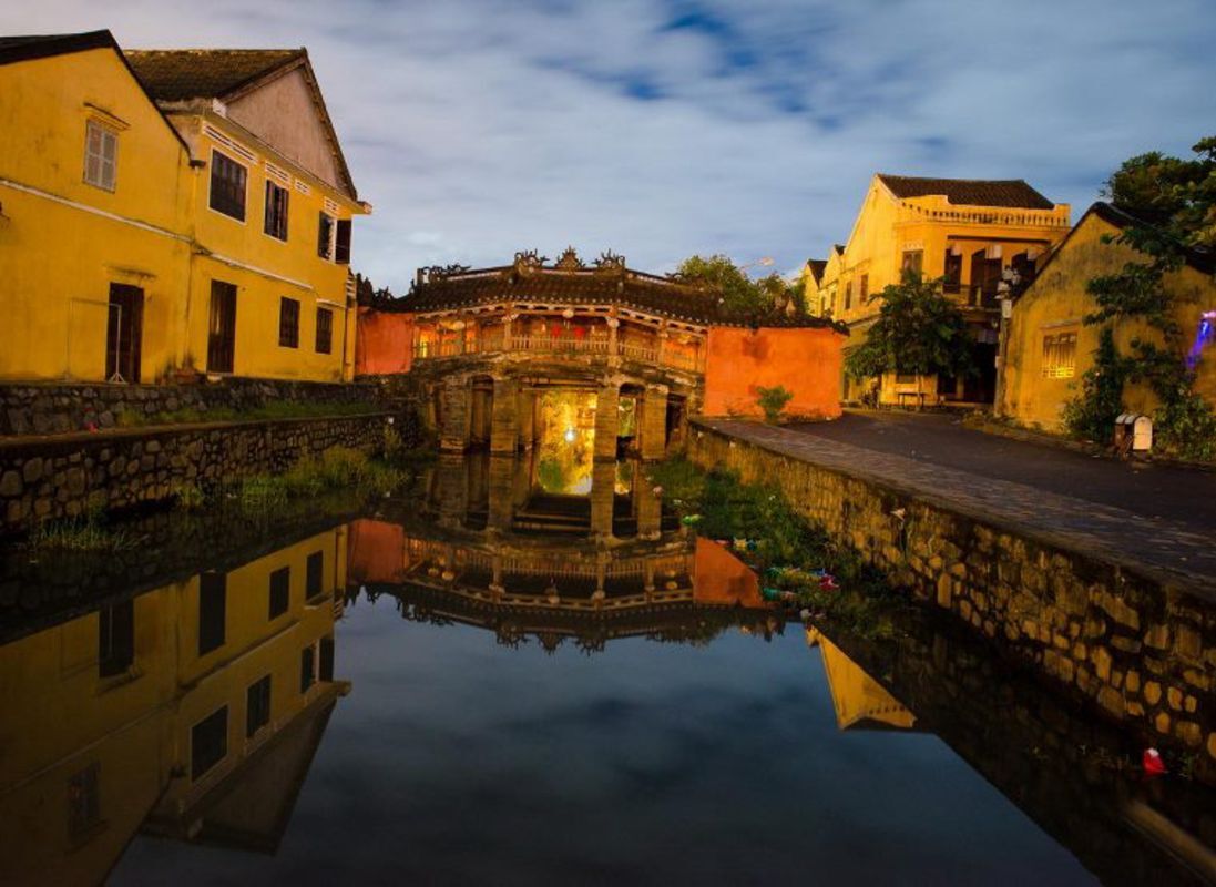 Capture the timeless beauty of Hoi An’s cultural gem