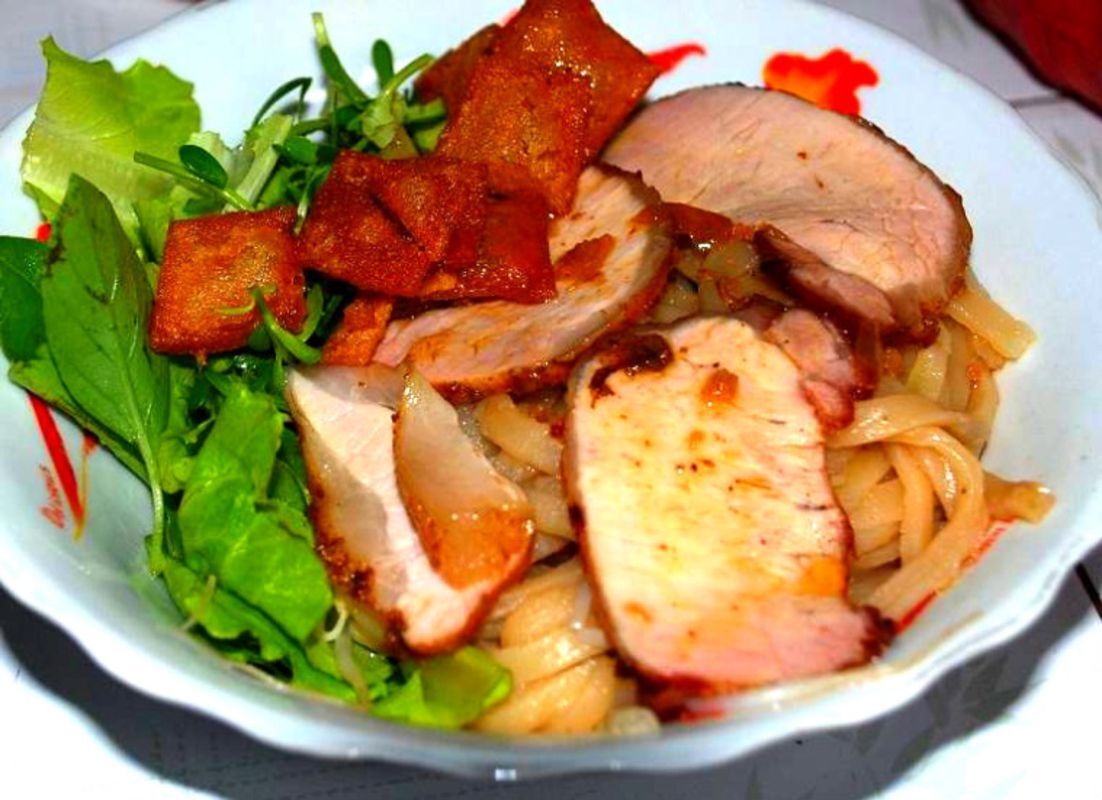 Capture the savory essence of Hoi An Ancient Town’s culinary gem