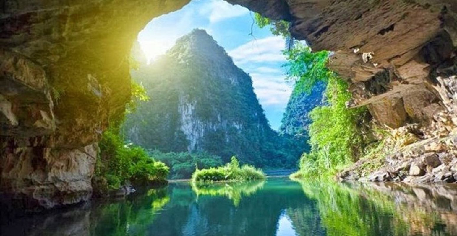 Photograph the vibrant allure of Ninh Binh’s landscapes