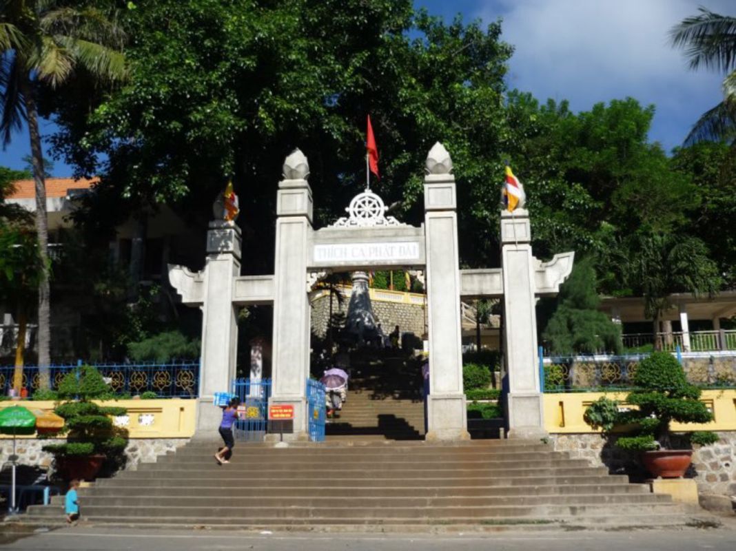 Thich Ca Phat Dai pagoda (Platform of Shakyamuni Buddha)