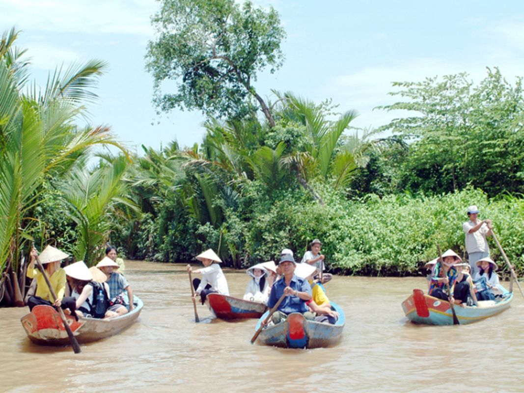 Capture the serene beauty of Thoi Son’s waterways