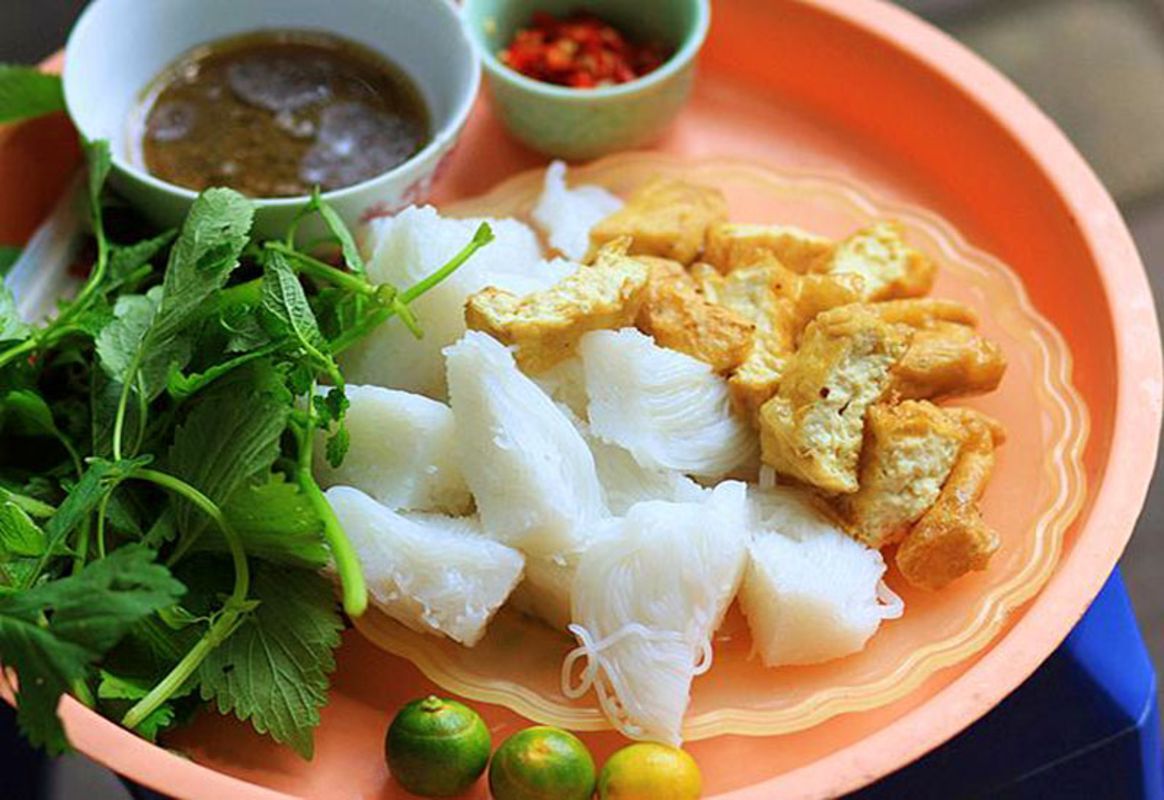 Capture the bold flavors of Hanoi’s culinary gem