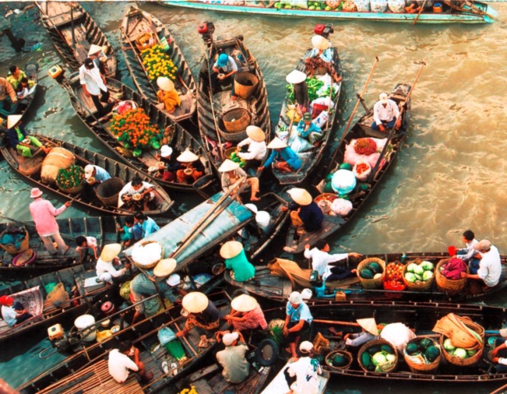 Long Xuyen Floating Market - Capture the sustainable charm of An Giang’s ecotourism