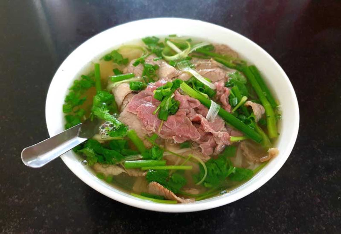 Photograph the vibrant allure of Hanoi’s food scene