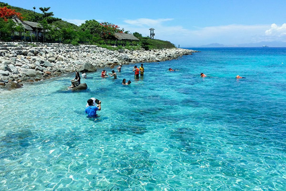 Capture the tropical beauty of Nha Trang’s snorkeling gem