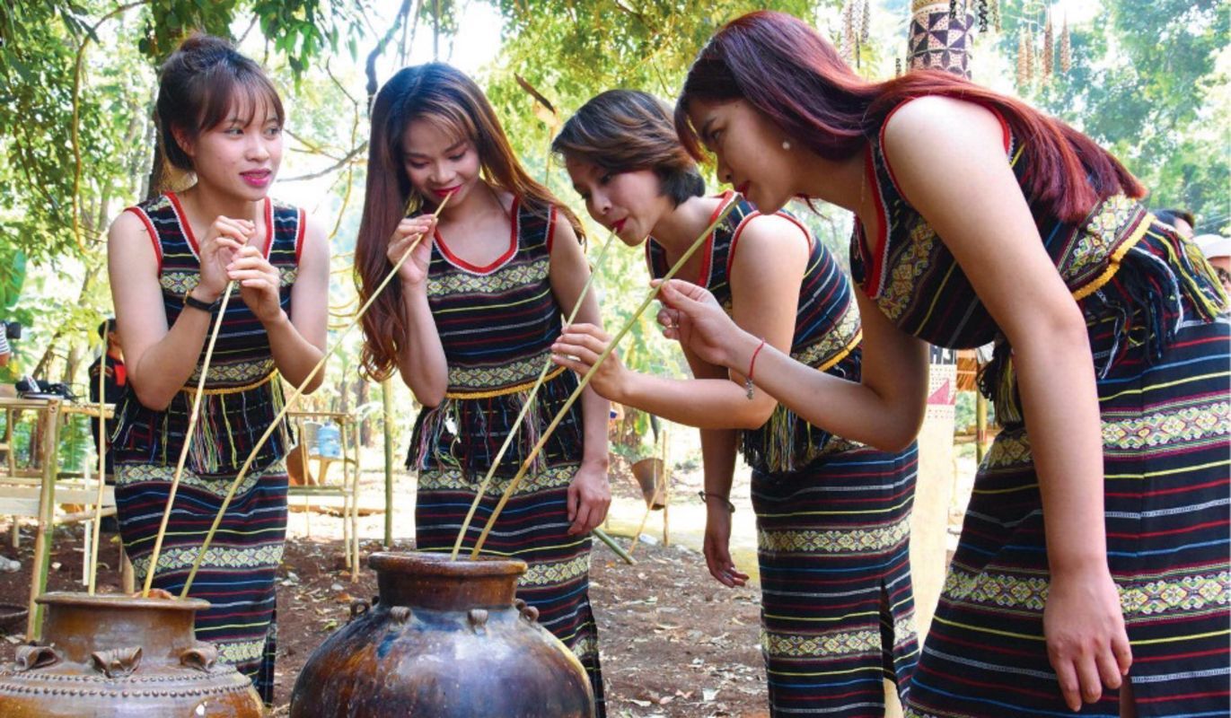 Tube Wine - “Rượu cần”