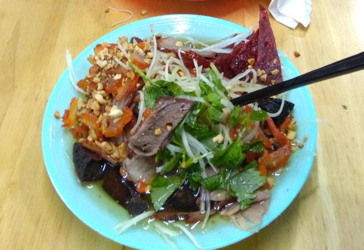 Nom Bo Kho (Dried Beef and Green Papaya Salad)