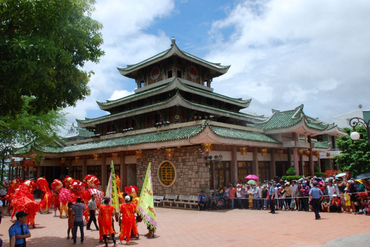Ba Chua Xu Temple - Local Goddess Temple