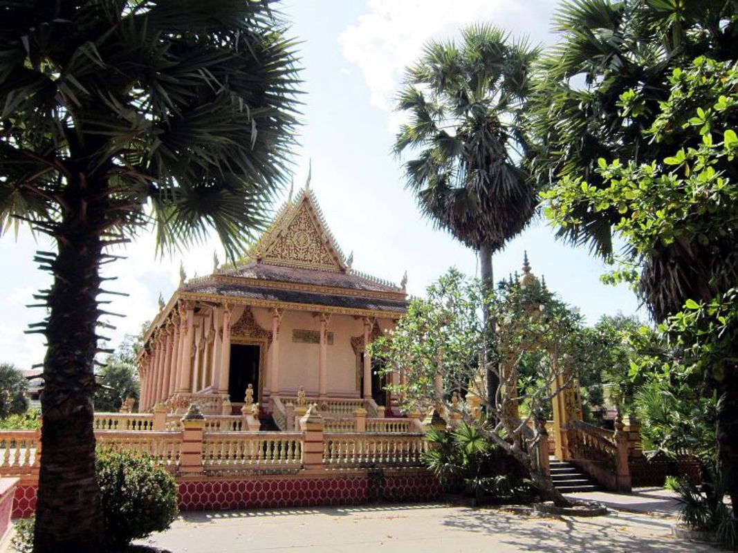 Kh’leang Temple - Begin your Soc Trang Tours with a scenic adventure