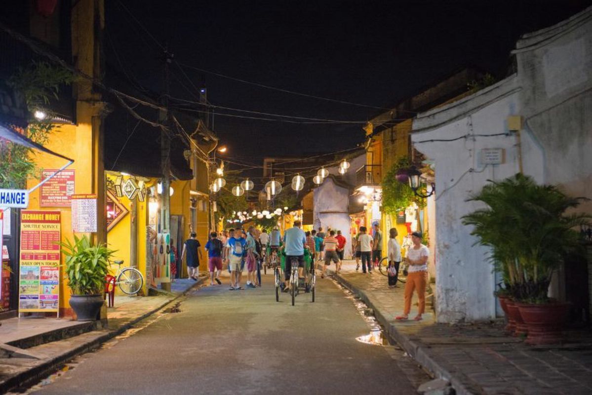 Learn Hoi An’s cultural legacy with expert insights