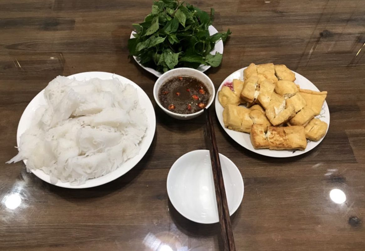Learn Hanoi’s food heritage with expert insights