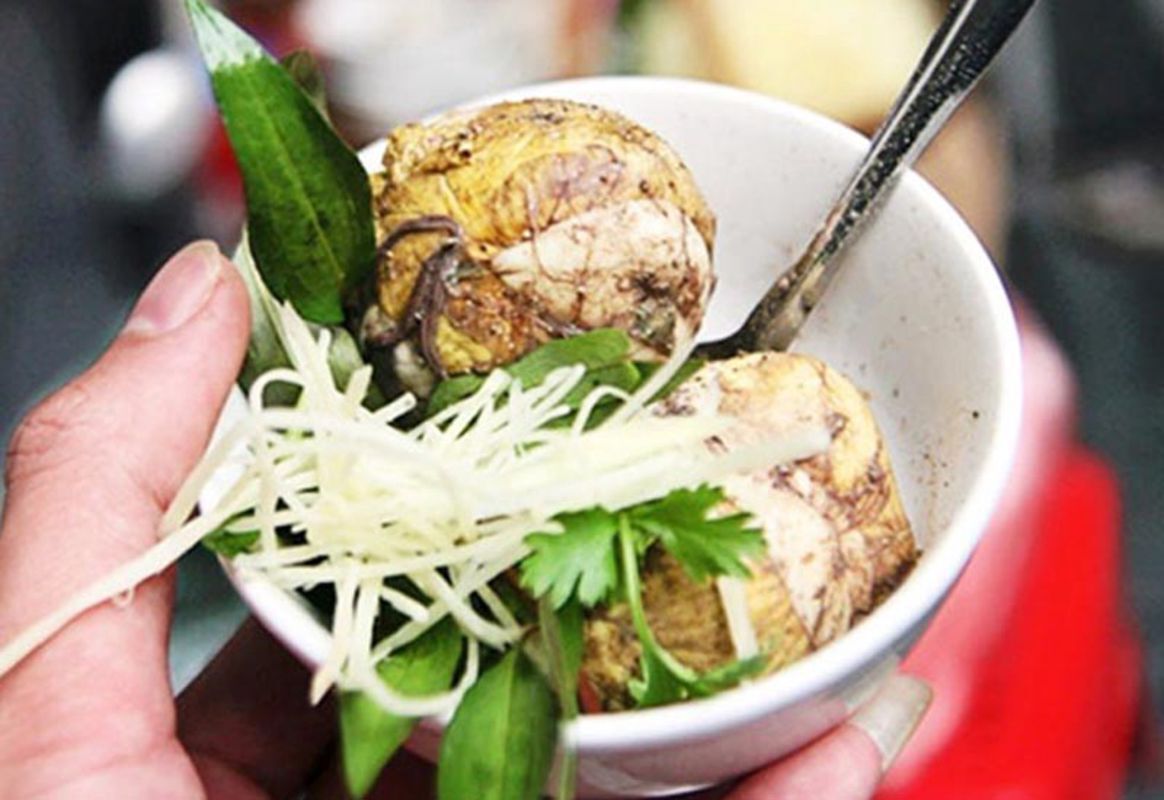 Capture the bold flavors of Hanoi’s street food gem