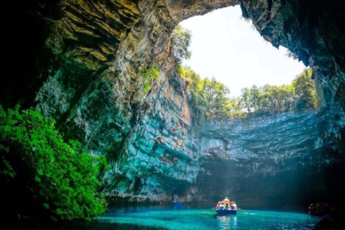 Start your Phong Nha-Ke Bang Travel with serene vistas