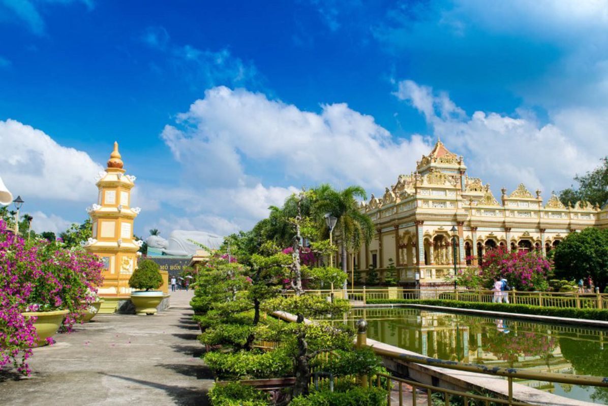 Vinh Trang Pagoda - Dive into the spiritual charm of Tien Giang Travel